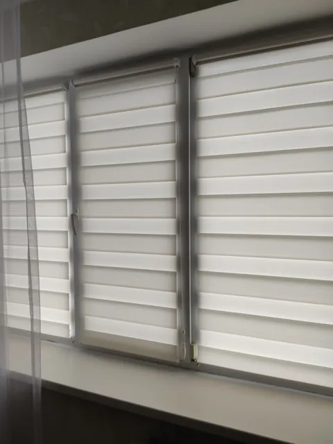 Jaluzele Zi-Noapte albe, vedere laterală